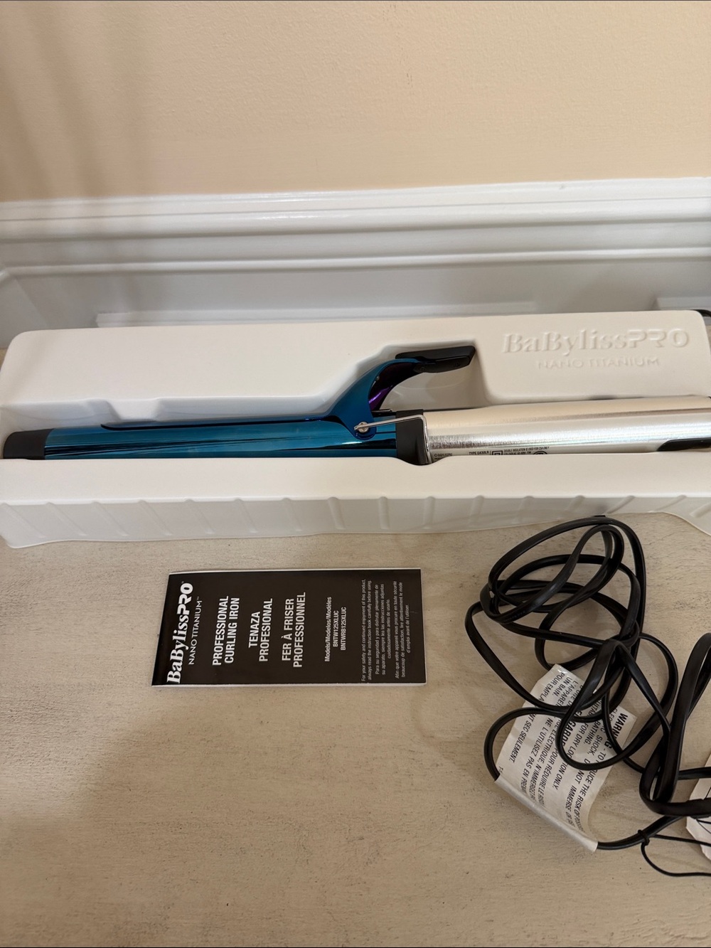 BaBylissPRO Nano Titanium Curling Iron - White and Blue - Picture 3 of 3